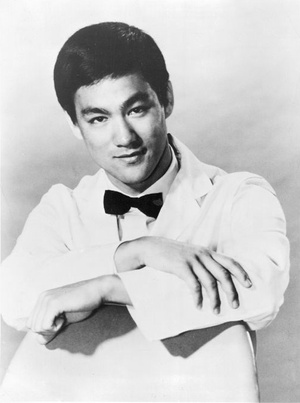 Bruce Lee jako Kato na planie filmu The Green Hornet