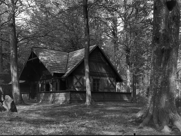 Leśniczówka na Górnym Śląsku, przedwojenne zdjęcie poglądowe (fot. Archiwum NAC)