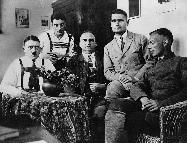 Uczestnicy „puczu piwiarnianego”: Adolf Hitler, Emil Maurice, Hermann Kriebel, Rudolf Hess, Friedrich Weber