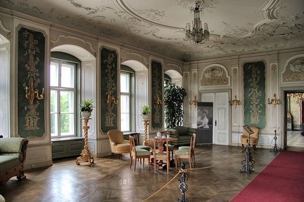 Zamek Książ: Zielony Salon (fot. Paweł Marynowski, udostępniono na licencji: [CC BY-SA 3.0](https://creativecommons.org/licenses/by-sa/3.0/))