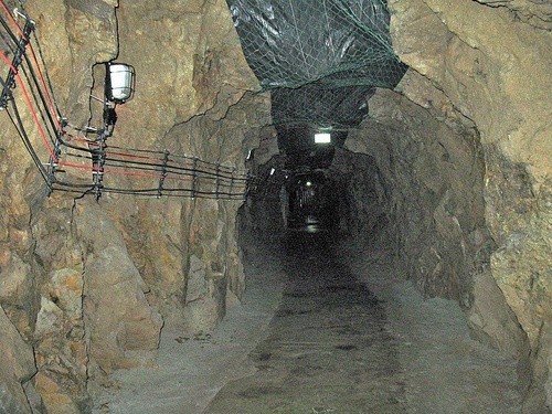 Podziemia Książa (fot. Marie Čcheidzeová, udostępniono na licencji: [CC BY-SA 4.0](https://creativecommons.org/licenses/by-sa/4.0/))