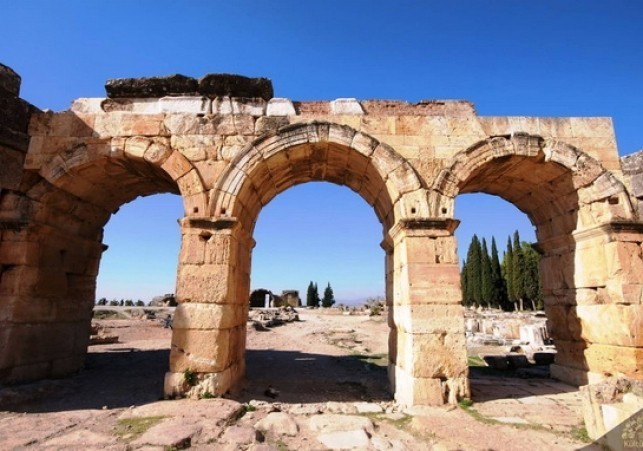 pamukkale frontinus kapisi