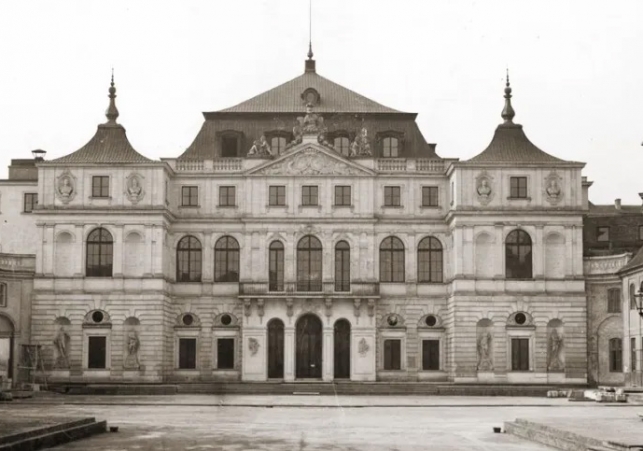 Palac Bruhla