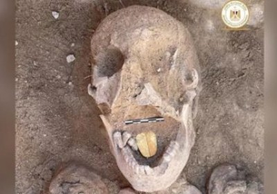 mumia ze złotym jezykiem